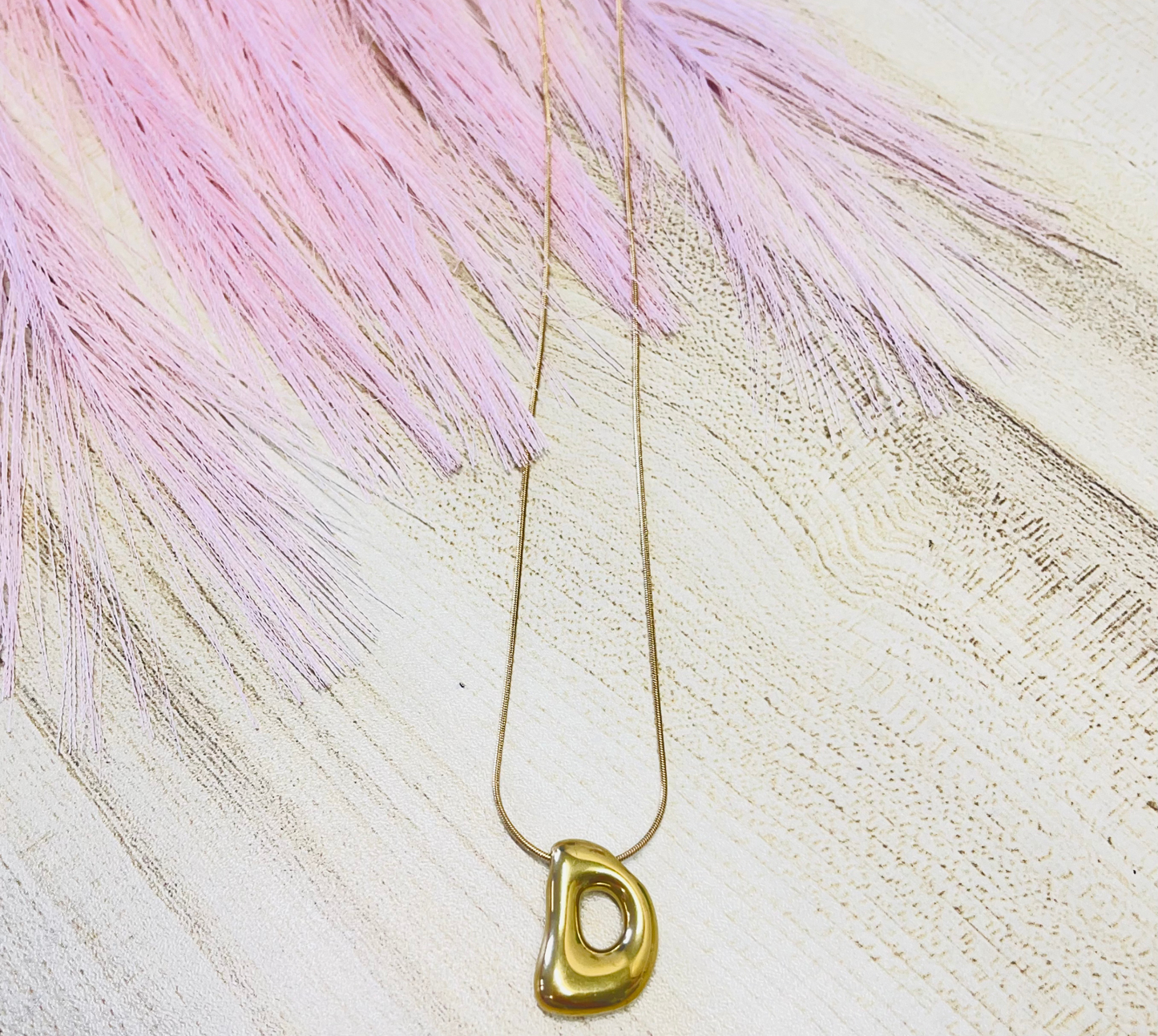 Collar Letra D